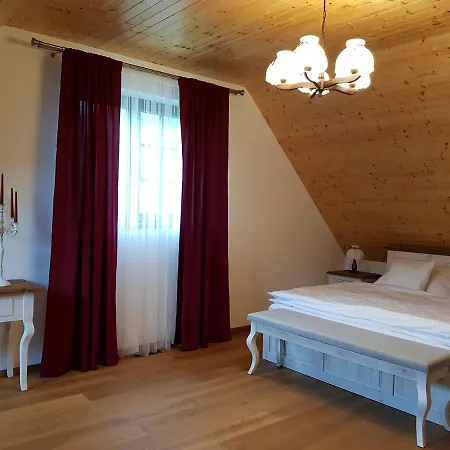 Včelárik Nova Bana