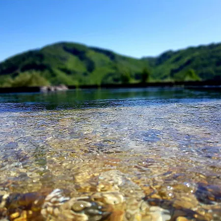 Vcelarik * Nova Bana