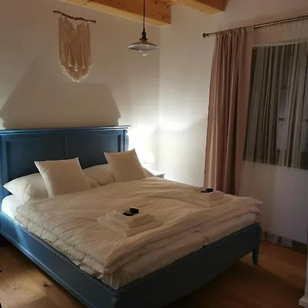 Vcelarik Nova Bana
