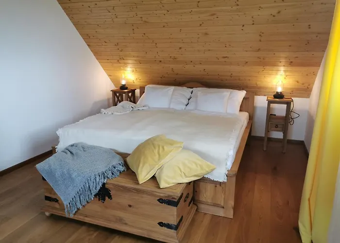 Vcelarik * Nova Bana